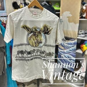 New Hampshire VNTG made in USA sz medium single stitch distressed tee A17